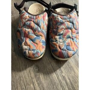 Slippers‎